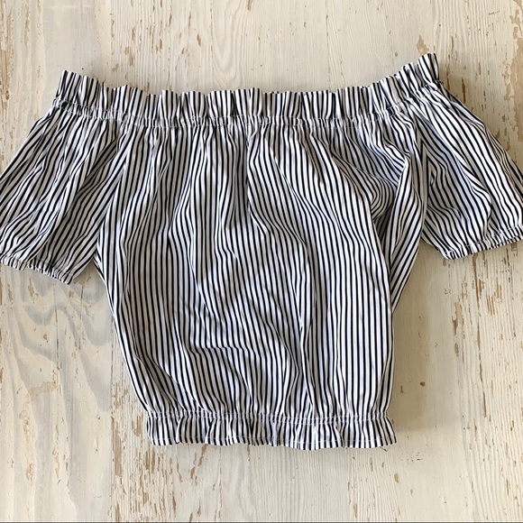 New Look Tops - New Look Off the Shoulder striped crop top sz 8